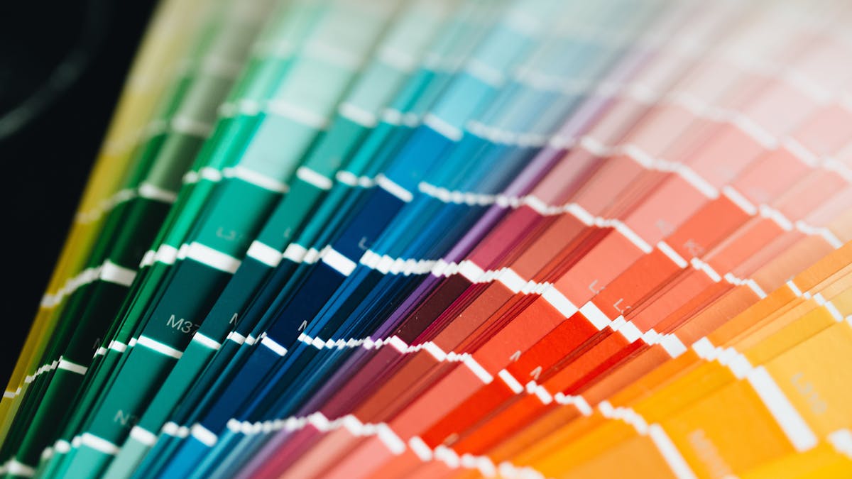 Cores que vendem no varejo: como usar no seu encarte